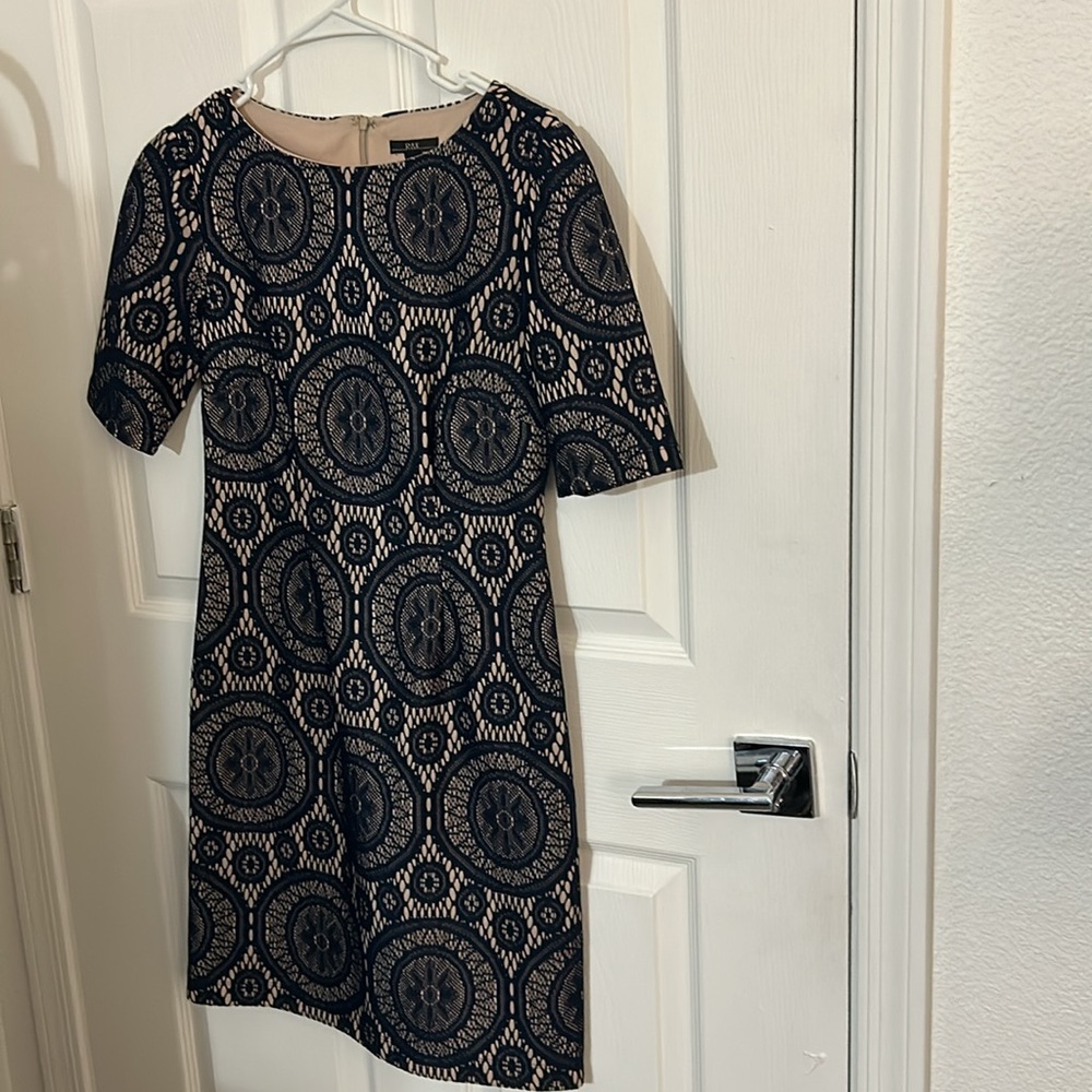 R&K  Mini Dress Size 2P Navy Blue Lace Sheath Shift Tan Lining Short Sleeve Zip